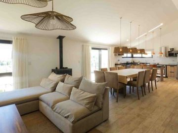 VENTA CASA 3 DORM EN POSTA CARRETA CLUB DE CAMPO