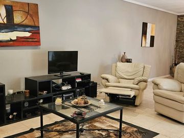 CASA EN VENTA LANUS 4 AMB FONDO - GARAGE