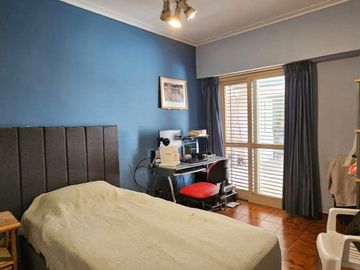 CASA EN VENTA LANUS 4 AMB FONDO - GARAGE