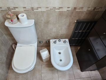 CASA EN VENTA LANUS 4 AMB FONDO - GARAGE