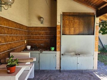 CASA EN VENTA LANUS 4 AMB FONDO - GARAGE