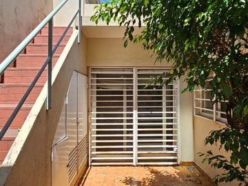 CASA EN VENTA LANUS 4 AMB FONDO - GARAGE