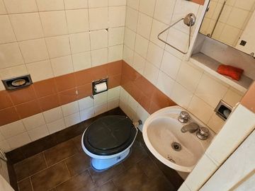 CASA EN VENTA LANUS 4 AMB FONDO - GARAGE