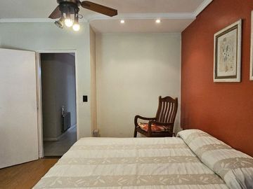CASA EN VENTA LANUS 4 AMB FONDO - GARAGE
