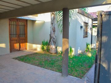 CASA BARRIO SANTA ANA 4 HABITACIONES C/ PISCINA