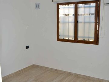 CASA BARRIO SANTA ANA 4 HABITACIONES C/ PISCINA