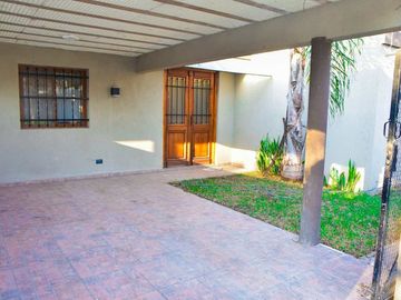 CASA BARRIO SANTA ANA 4 HABITACIONES C/ PISCINA
