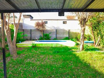 CASA BARRIO SANTA ANA 4 HABITACIONES C/ PISCINA