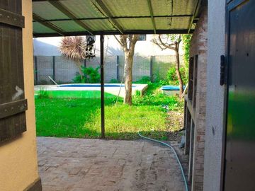 CASA BARRIO SANTA ANA 4 HABITACIONES C/ PISCINA