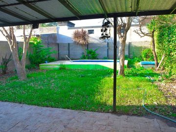 CASA BARRIO SANTA ANA 4 HABITACIONES C/ PISCINA
