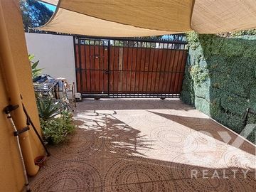 Casa en Venta en Ing. Eduardo Dominguez con Camino del Oro
