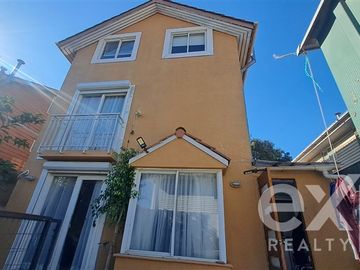 Casa en Venta en Ing. Eduardo Dominguez con Camino del Oro