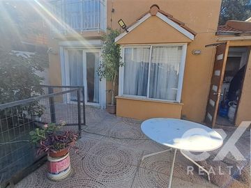 Casa en Venta en Ing. Eduardo Dominguez con Camino del Oro
