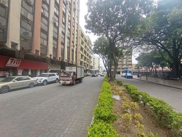 Suite en alquiler en centro de Guayaquil, edificio Forum  GabR