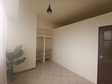 Suite en alquiler en centro de Guayaquil, edificio Forum  GabR