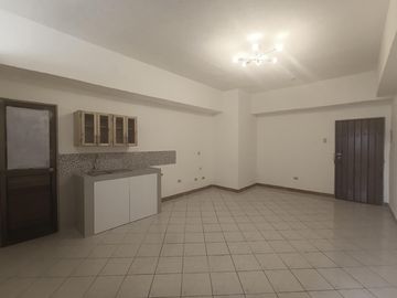 Suite en alquiler en centro de Guayaquil, edificio Forum  GabR
