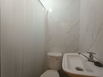 Suite en alquiler en centro de Guayaquil, edificio Forum  GabR