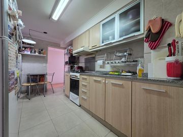VENTA. DEPTO 4 AMBIENTES BALCÓN COCHERA, BELGRANO.
