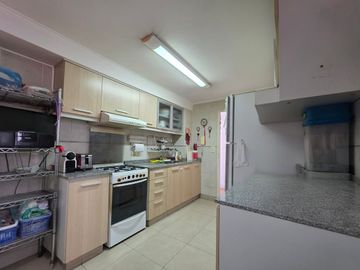 VENTA. DEPTO 4 AMBIENTES BALCÓN COCHERA, BELGRANO.