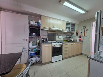 VENTA. DEPTO 4 AMBIENTES BALCÓN COCHERA, BELGRANO.