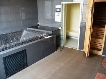 1 Bedroom Condo for sale at Modern 1-bedroom condo in Petchaburi-Asoke area [ABKK27155]