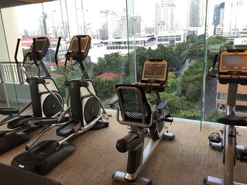 1 Bedroom Condo for sale at Modern 1-bedroom condo in Petchaburi-Asoke area [ABKK27155]