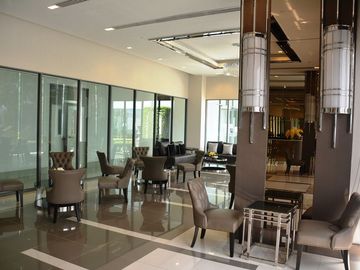 1 Bedroom Condo for sale at Modern 1-bedroom condo in Petchaburi-Asoke area [ABKK27155]