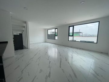 CASA EN LAGO ESMERALDA
