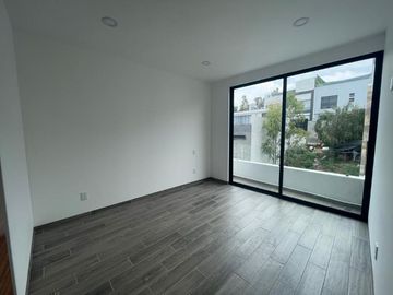 CASA EN LAGO ESMERALDA