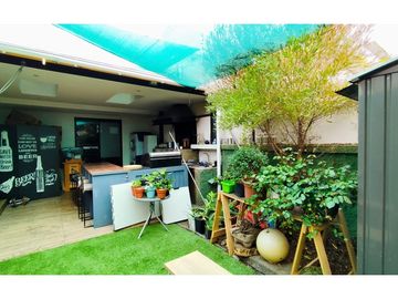 SE VENDE CASA VILLA FREI 4D/3B ÑUÑOA