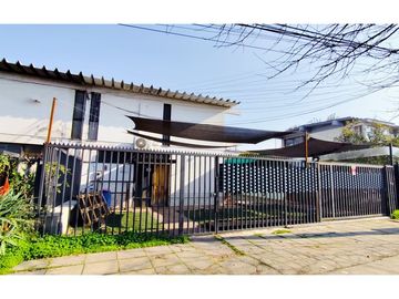SE VENDE CASA VILLA FREI 4D/3B ÑUÑOA