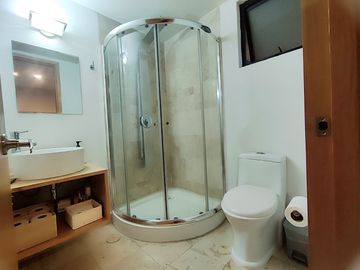 DEPARTAMENTO EN VENTA A ESPALDAS DE CENTRO MAYOR ZONA ZAVALETA!