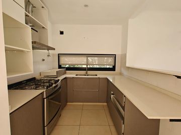 Casa con pileta en Santa Elena Pilar del Este