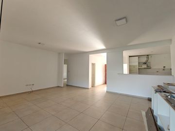 Casa con pileta en Santa Elena Pilar del Este