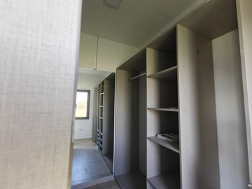 Casa con pileta en Santa Elena Pilar del Este