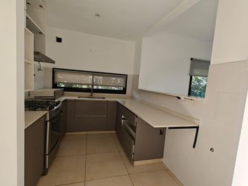 Casa con pileta en Santa Elena Pilar del Este