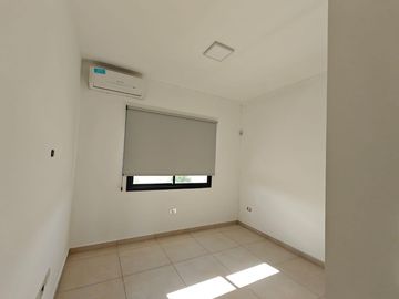 Casa con pileta en Santa Elena Pilar del Este
