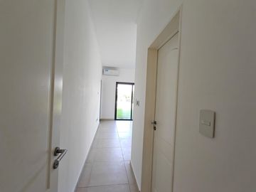 Casa con pileta en Santa Elena Pilar del Este