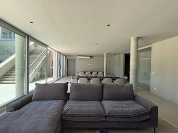 Departamento con Jardin en Complejo Prana San Isidro