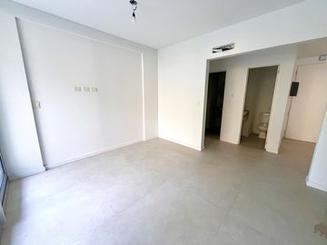Departamento con Jardin en Complejo Prana San Isidro