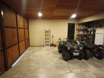 Casa en venta - 5 Dormitorios 4 Baños - Pinamar
