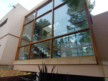 Casa en venta - 5 Dormitorios 4 Baños - Pinamar