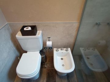 Casa en venta - 5 Dormitorios 4 Baños - Pinamar