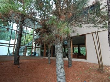 Casa en venta - 5 Dormitorios 4 Baños - Pinamar