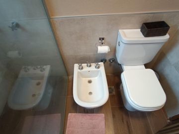 Casa en venta - 5 Dormitorios 4 Baños - Pinamar