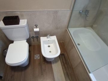 Casa en venta - 5 Dormitorios 4 Baños - Pinamar