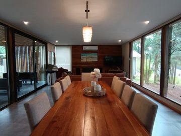 Casa en venta - 5 Dormitorios 4 Baños - Pinamar