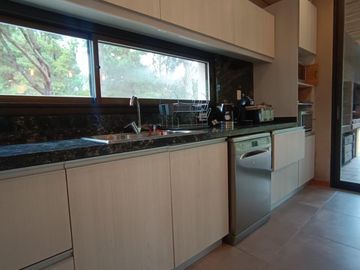 Casa en venta - 5 Dormitorios 4 Baños - Pinamar