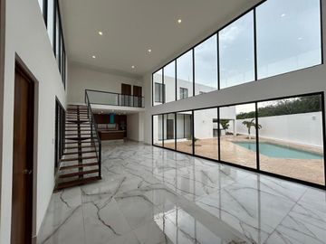 🏡✨ Residencia de Lujo en Jardines de la Rejoyada