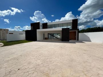 🏡✨ Residencia de Lujo en Jardines de la Rejoyada